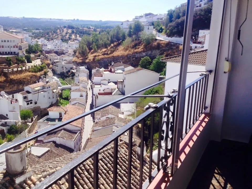 Casa Rural Balcones De Setenil Setenil De Las Bodegas Tatil Evi